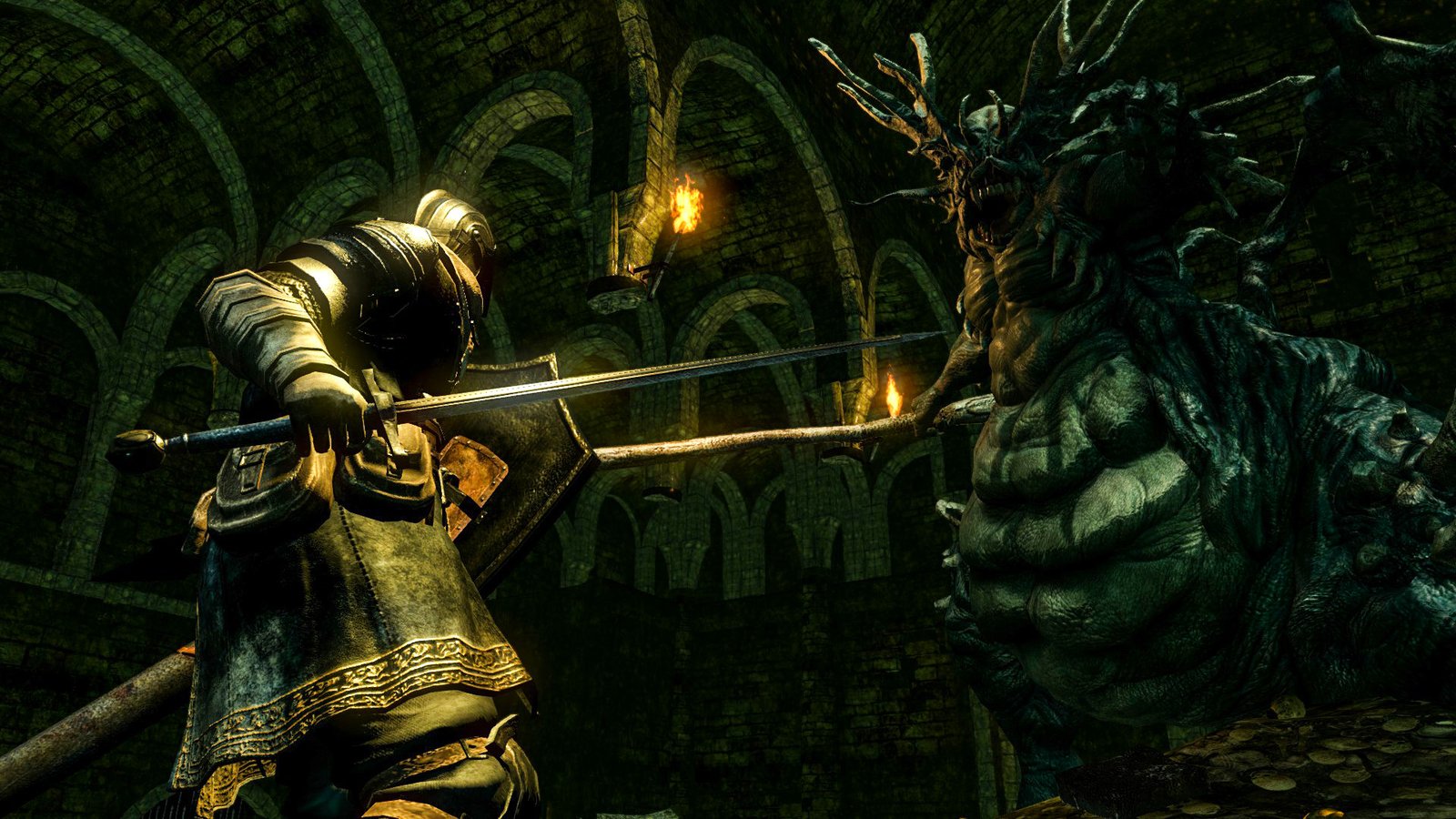 Combate técnico de Dark Souls com o cavaleiro empunhando escudo e espada em postura defensiva de contra-ataque